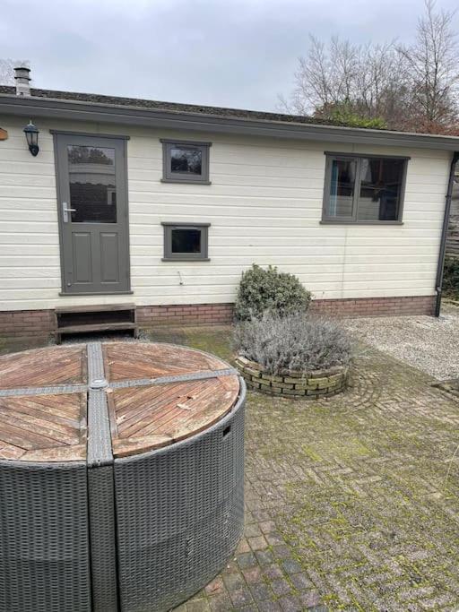 Gezellig Chalet Op De Prachtige Veluwe Putten Extérieur photo